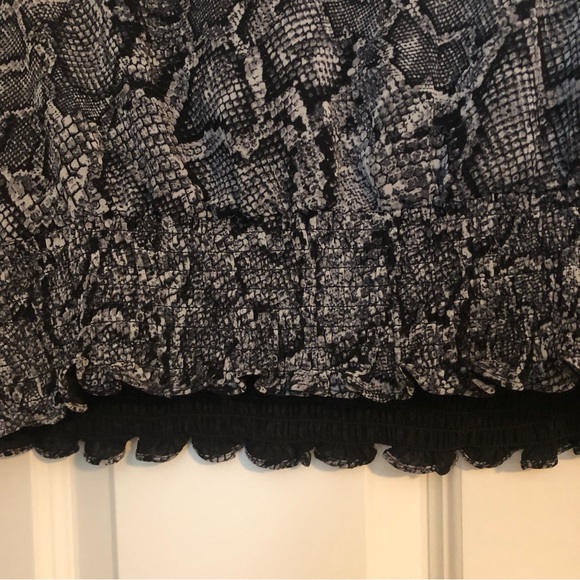 1.State snakeskin print blouse - Picture 4 of 5